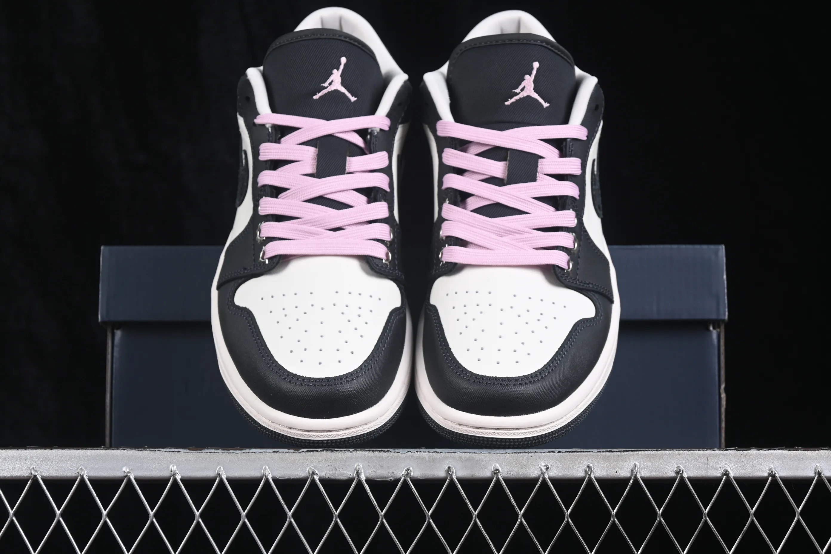 All categories Air Jordan Jordan series basketball shoes Air Jordan 1 Low G version pure original Air Jordan 1 Low AJ1 Joe 1 burst pattern black and white low-top retro culture basketball shoes II0595-001